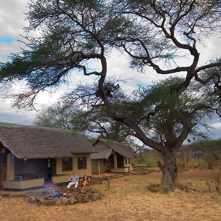 Tsavo West National Park Severin Safari Camp المظهر الخارجي الصورة