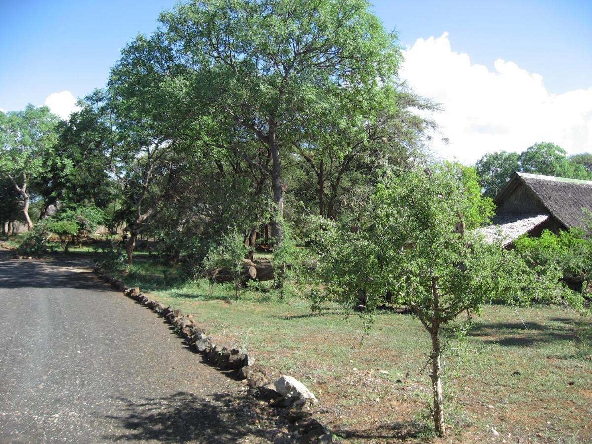 Tsavo West National Park Severin Safari Camp المظهر الخارجي الصورة