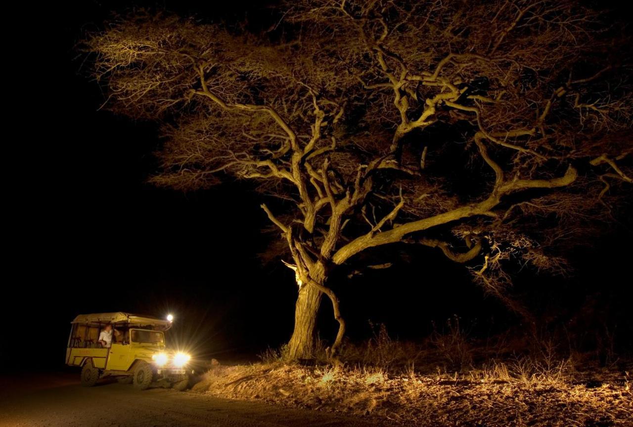 Tsavo West National Park Severin Safari Camp المظهر الخارجي الصورة