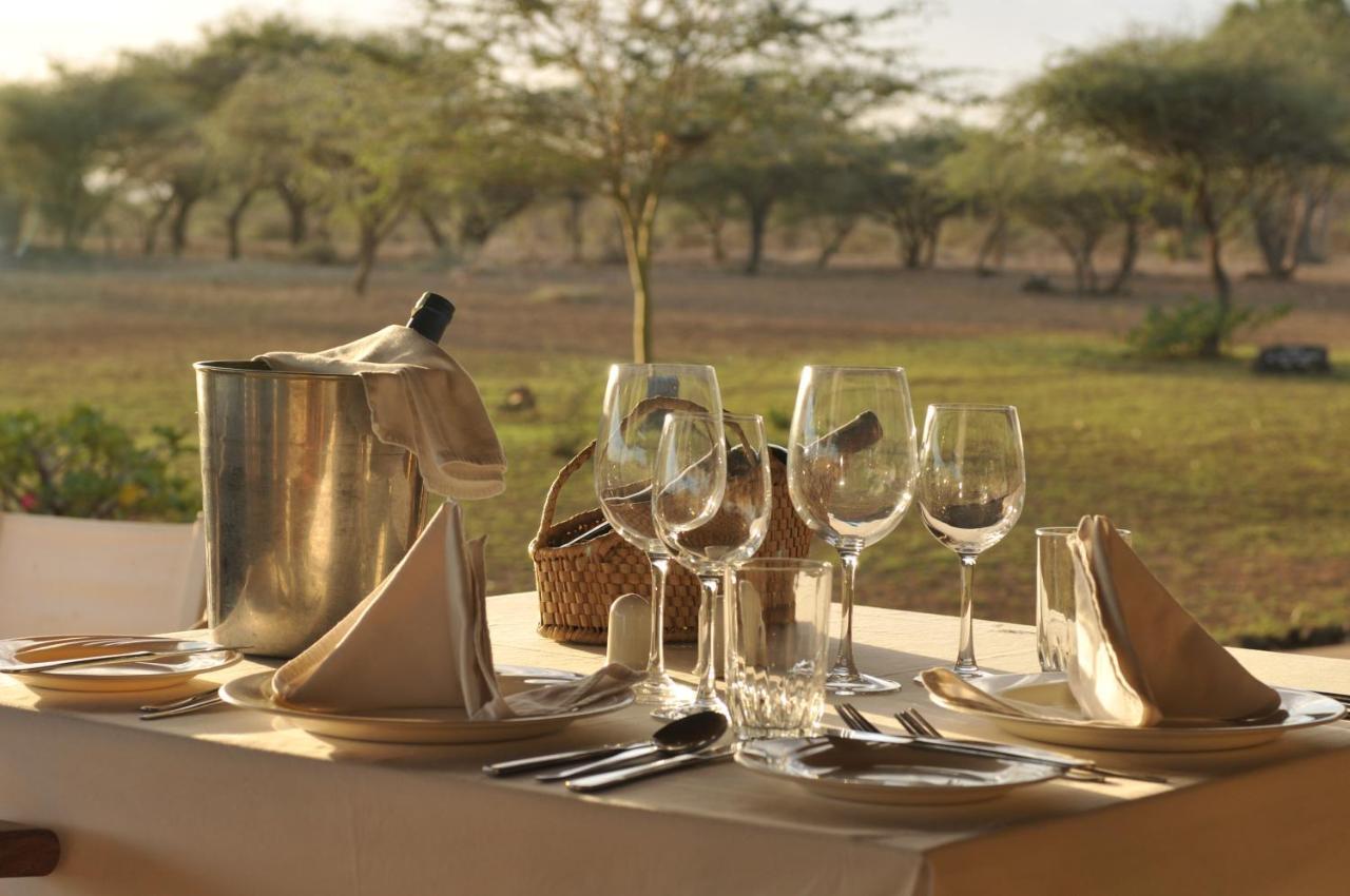 Tsavo West National Park Severin Safari Camp المظهر الخارجي الصورة